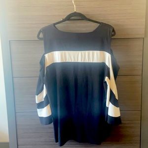 Black and white women’s top